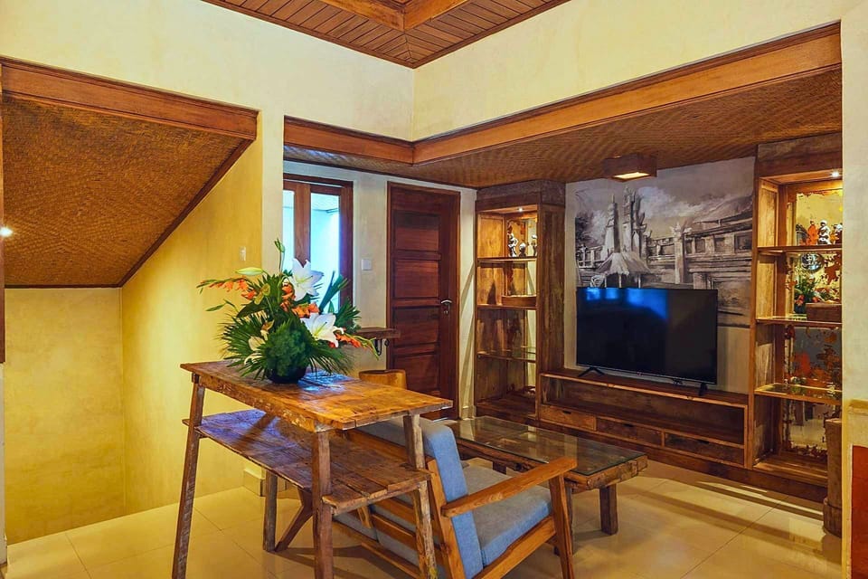 Classic Suite, 2 Bedrooms | Minibar, in-room safe, desk, blackout drapes
