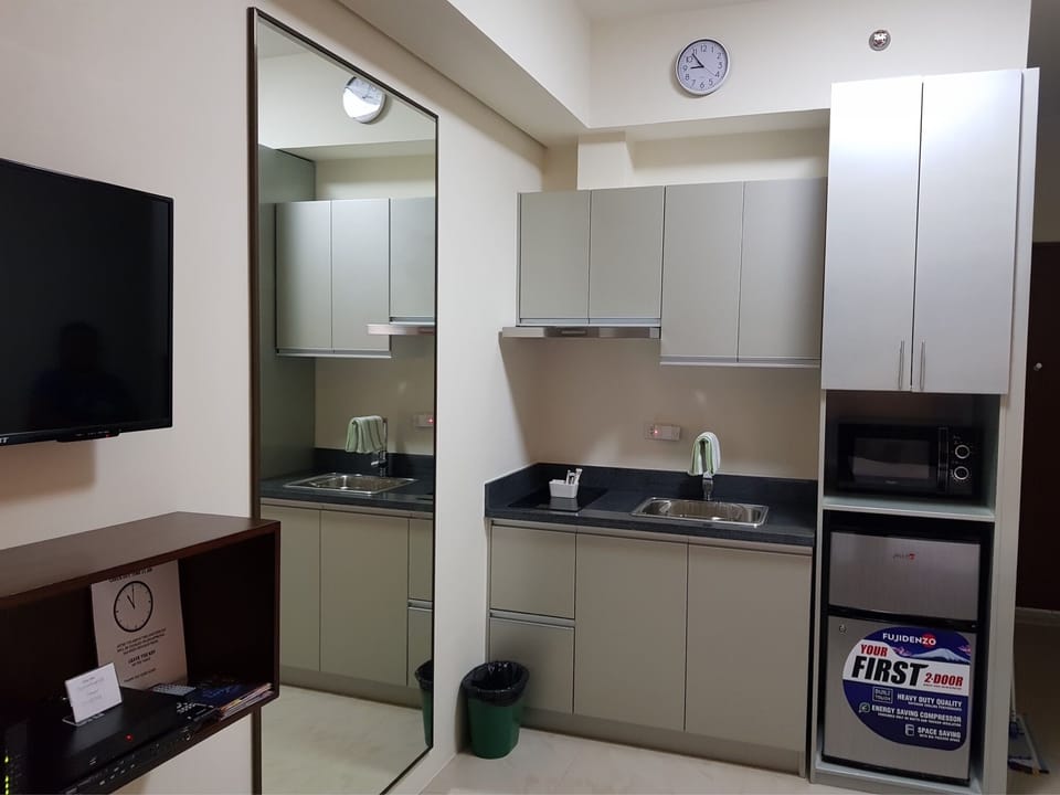 Superior Studio, Non Smoking, City View | Private kitchen | Fridge, microwave, electric kettle, toaster