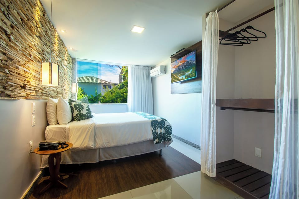 Classic Room - 2 Bedrooms (sem varanda) | Minibar, in-room safe, desk, blackout drapes