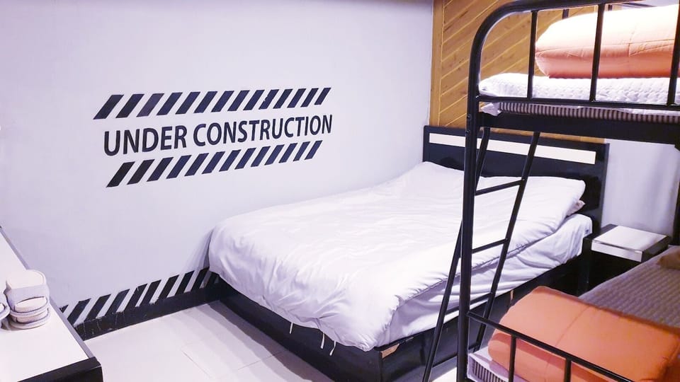 Family Room | Soundproofing, free WiFi, bed sheets