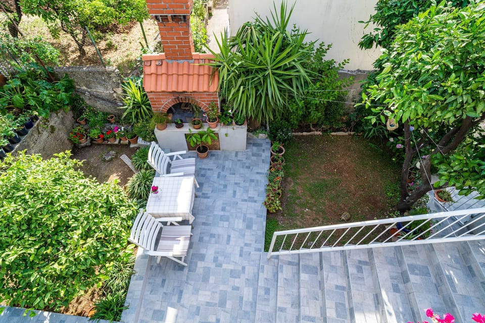 Apartment (One Bedroom Apartment) | Exterior