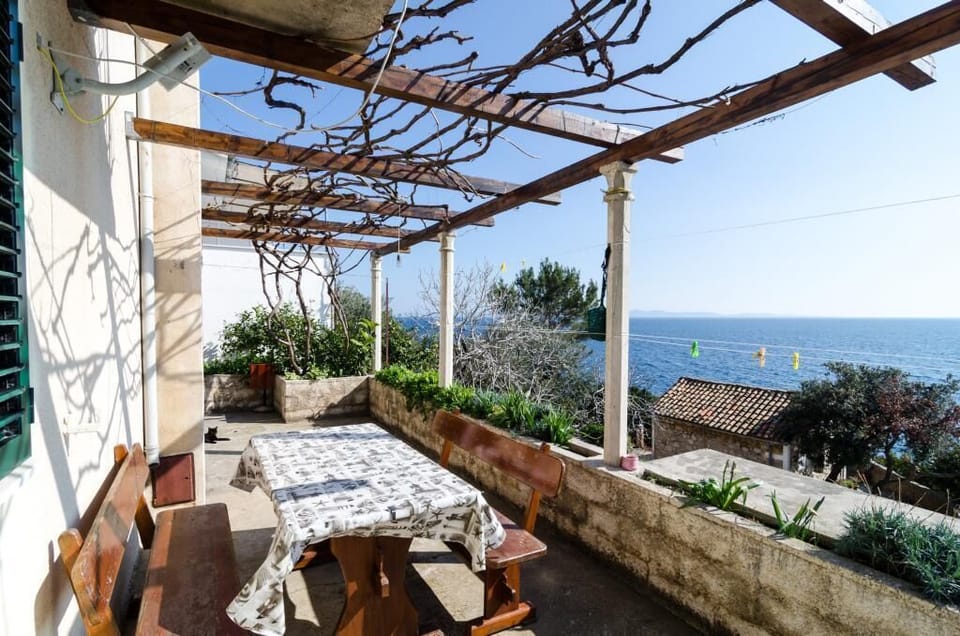 House (Three Bedroom Holiday Home) | Terrace/patio