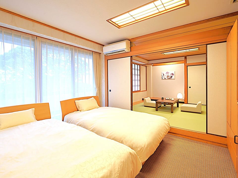 [Modern Western Suite Japanese-Western Room] 51 square meters, Non Smoking | Bed sheets