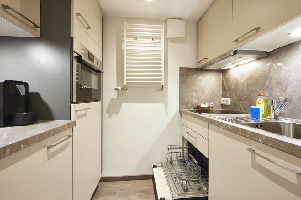 Deluxe Condo | Private kitchen