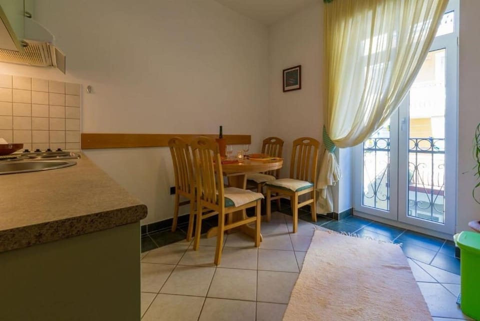 Apartment (A2) | Private kitchen | Fridge, stovetop, dishwasher, espresso maker