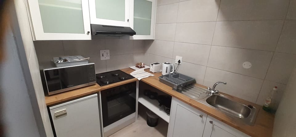 Family Apartment | Private kitchen | Coffee/tea maker, mini-fridge