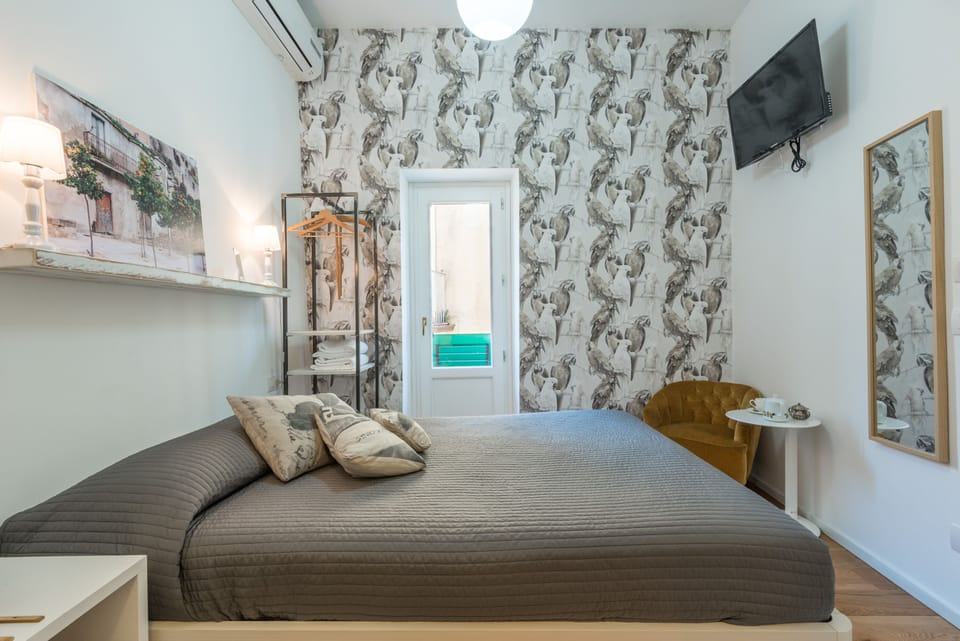 Basic Double Room | Minibar, free WiFi