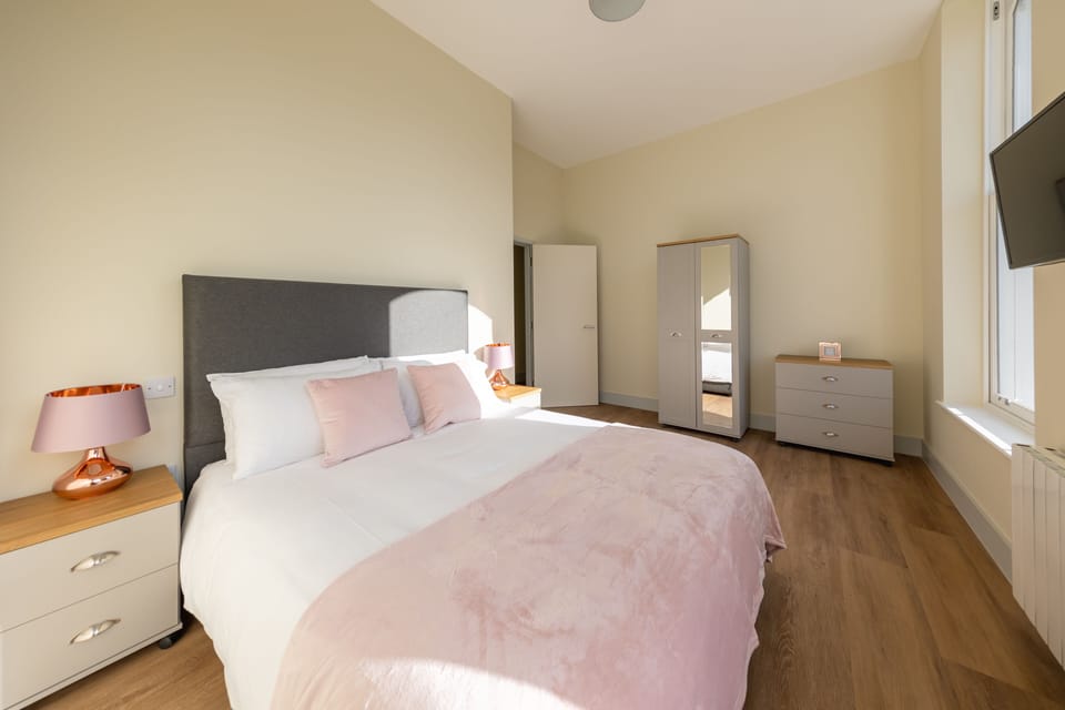 Business Apartment | 2 bedrooms, iron/ironing board, free WiFi, bed sheets