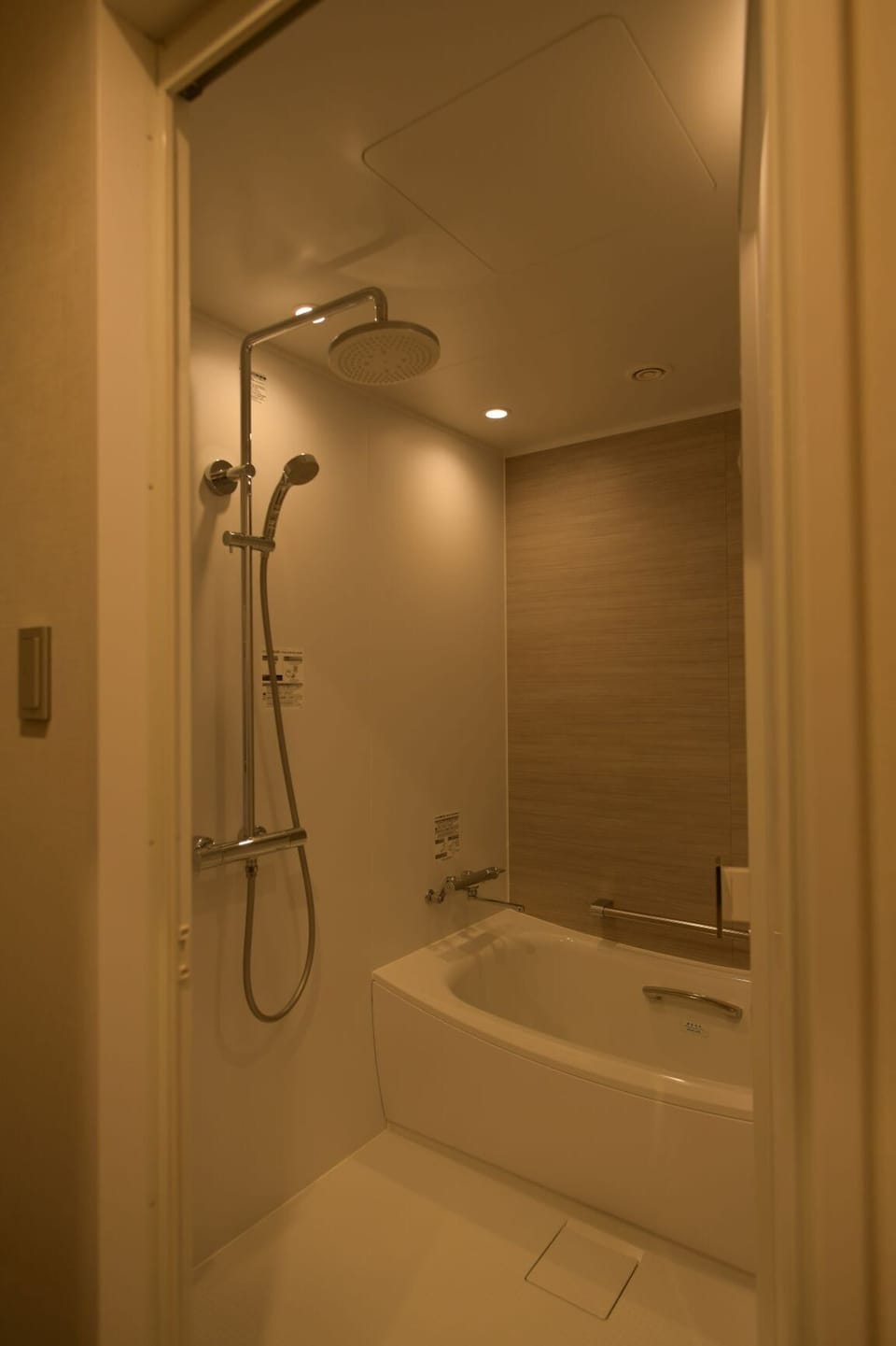 Executive Room, 2 Double Beds, Non Smoking | Bathroom | Hair dryer, slippers, electronic bidet, towels