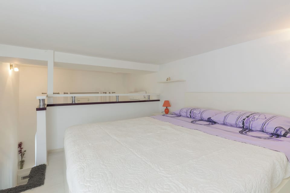 Studio (Studio Apartment with Sea View)