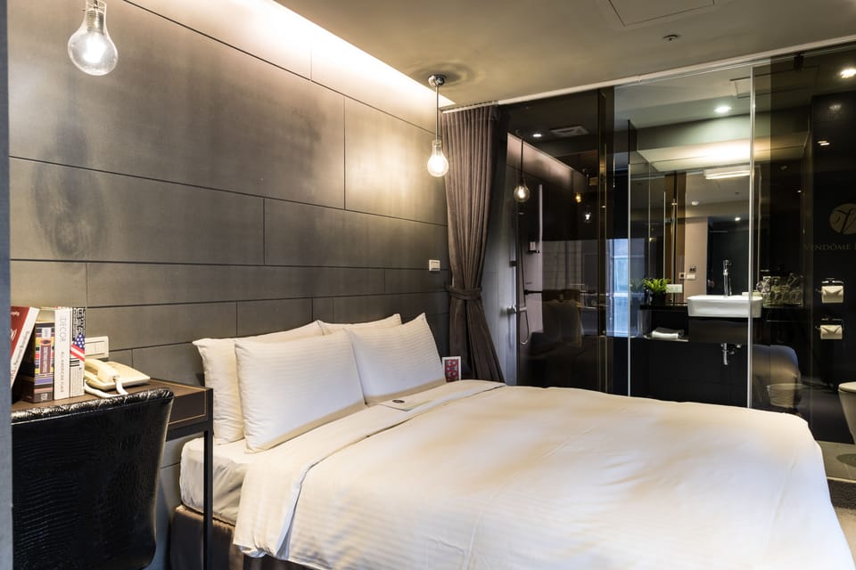 Superior Room, 1 Double Bed | Desk, iron/ironing board (on request), WiFi (free), bed sheets