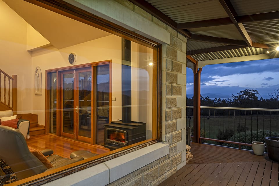 Family House, 3 Bedrooms, Fireplace, Ocean View | Living area | 51-inch Smart TV with satellite channels, TV, fireplace