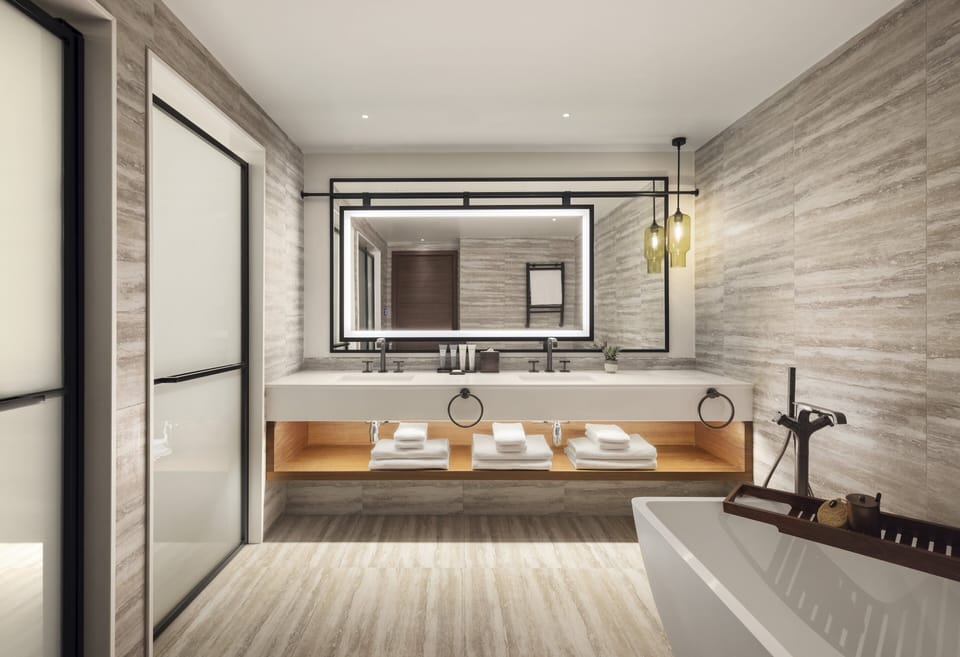 Rainfall showerhead, free toiletries, hair dryer, bathrobes
