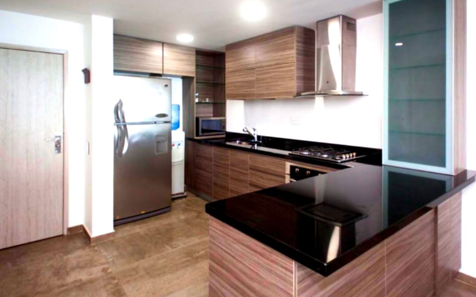 Classic Apartment | Private kitchen | Full-size fridge, oven