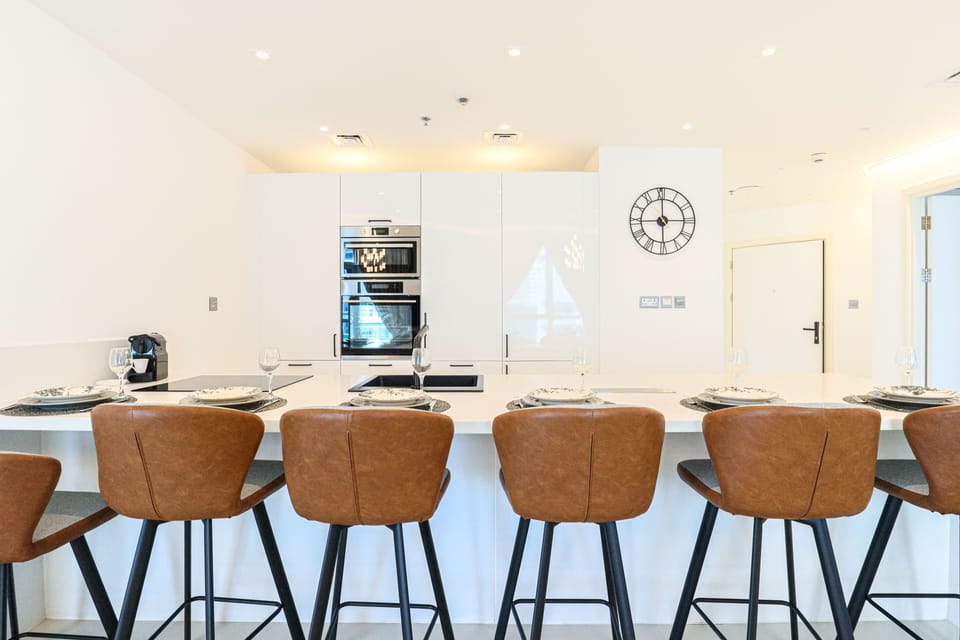 Comfort Apartment | Private kitchen | Full-size fridge, microwave, oven, stovetop