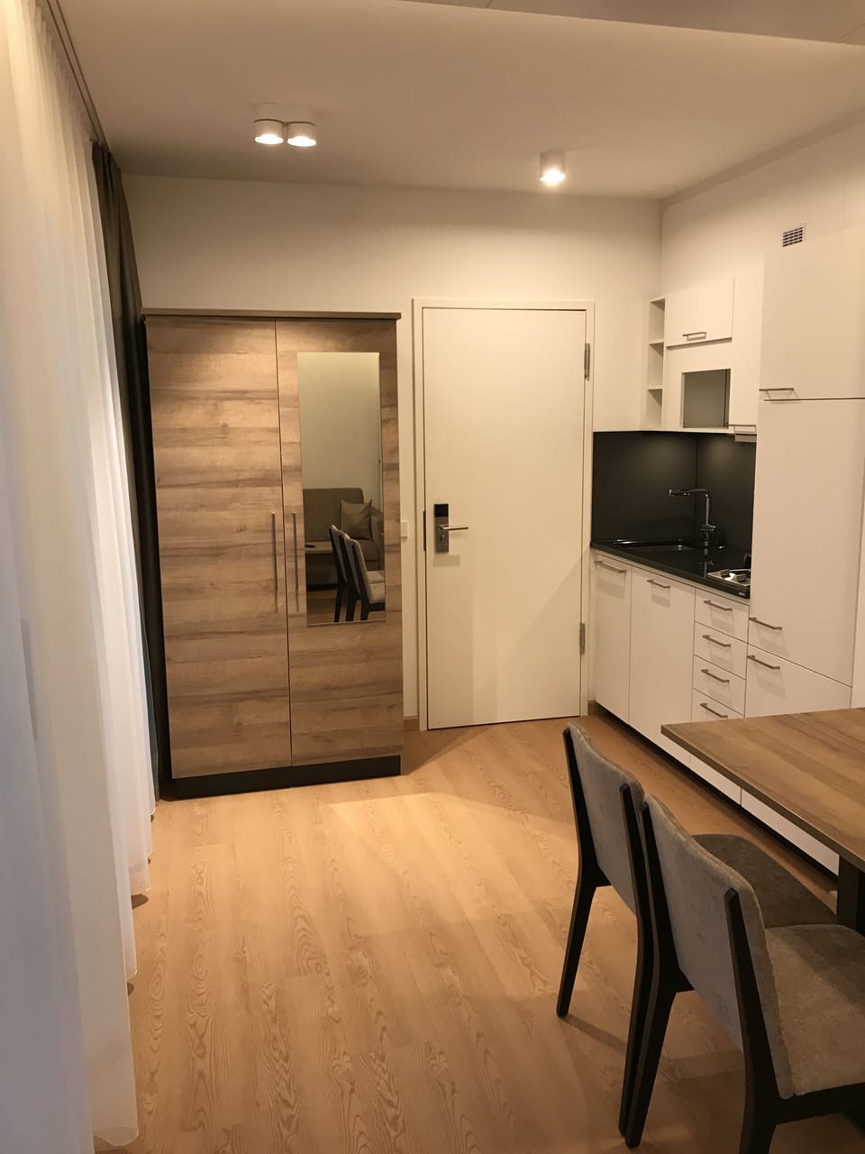 Deluxe Suite | In-room dining