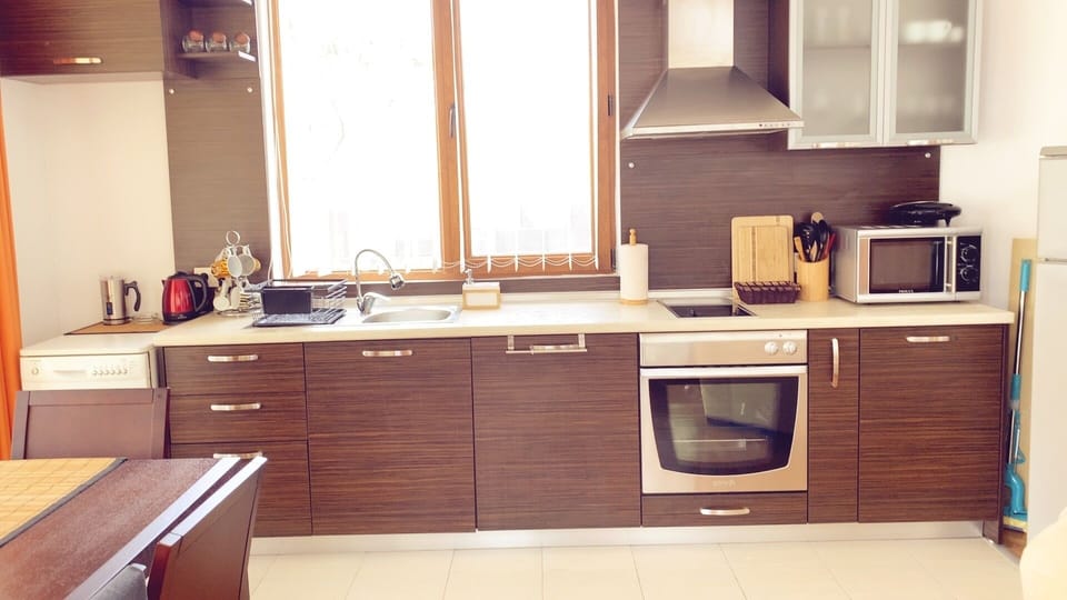 Family Villa | Private kitchen | Oven, stovetop, highchair, griddle