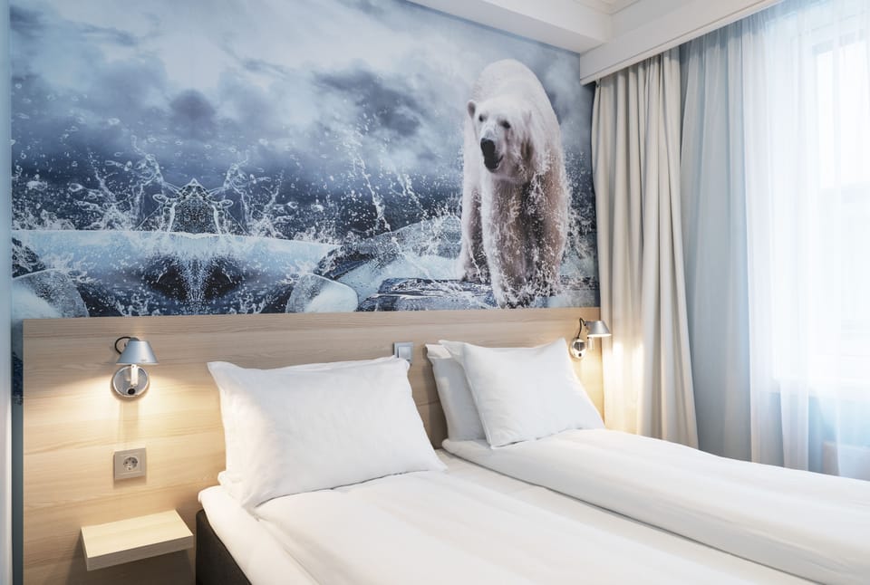 Premium bedding, pillowtop beds, minibar, desk