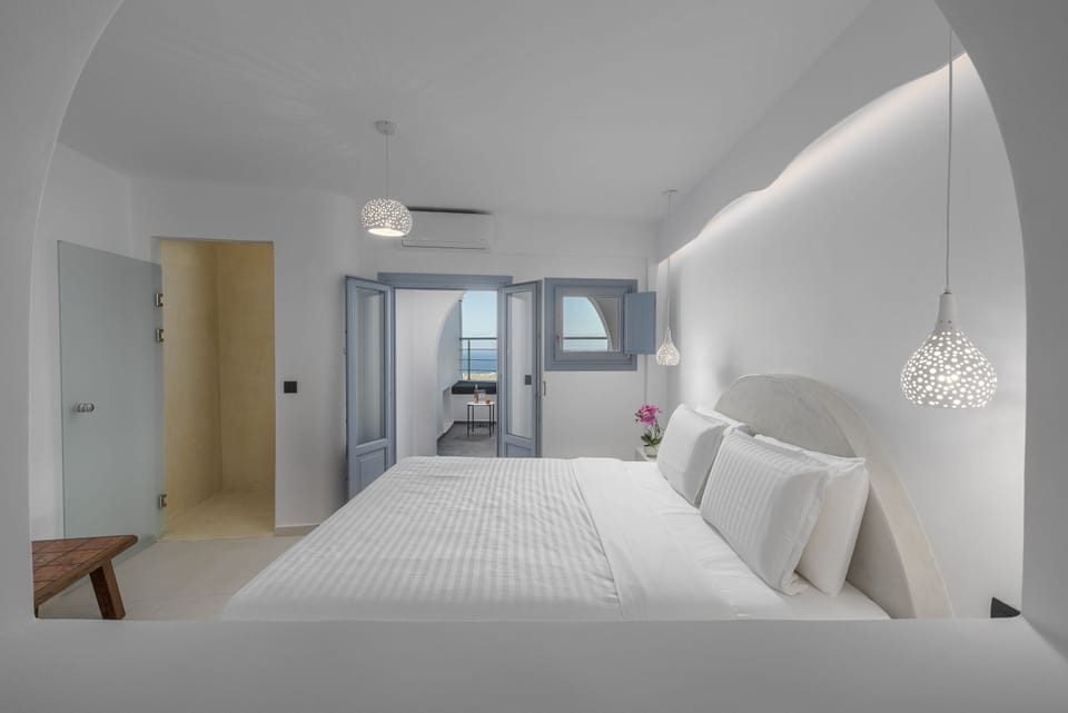 Premium Suite, Hot Tub, Sea View | Premium bedding, in-room safe, soundproofing, free WiFi