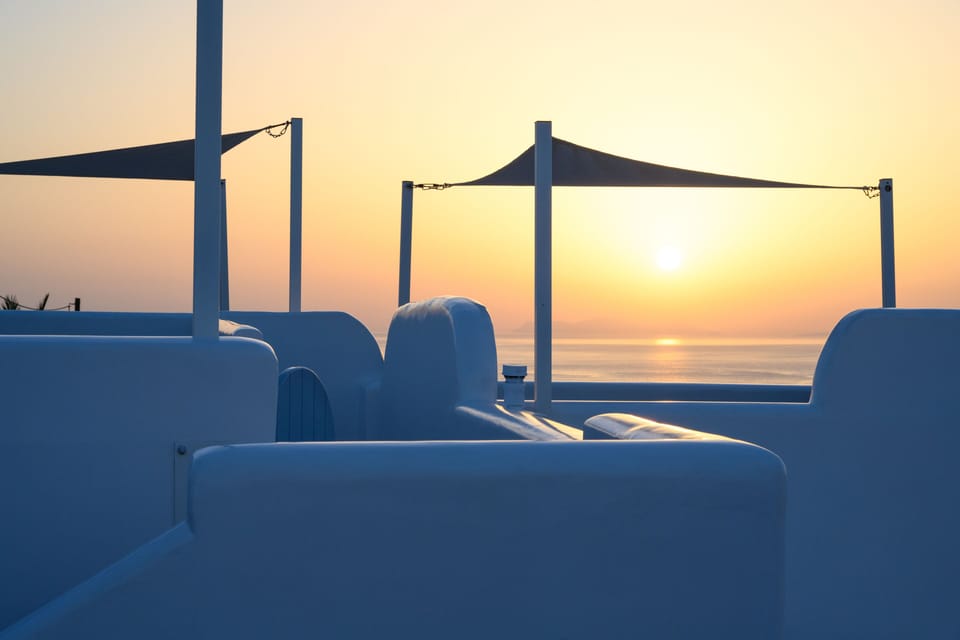 Deluxe Suite (Outdoor Hot Tub) | Premium bedding, in-room safe, soundproofing, free WiFi