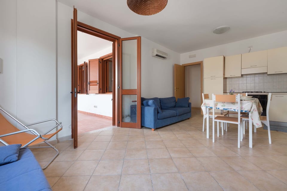 Apartment | Living room | Flat-screen TV