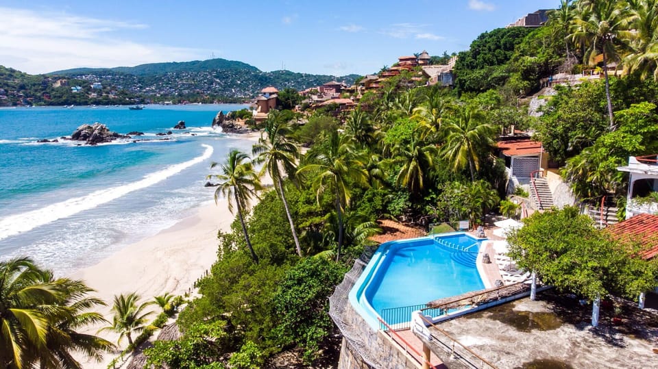 Private beach, white sand, beach bar