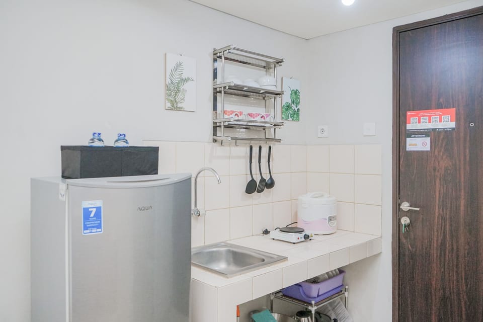 Apartment, Non Smoking, Kitchenette | Private kitchen | Fridge, stovetop, dishwasher, electric kettle
