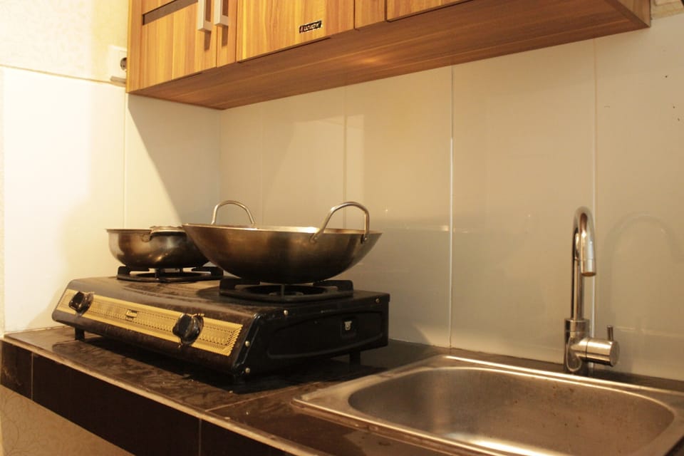 Apartment, Non Smoking, Kitchenette | Private kitchenette | Fridge, cookware/dishes/utensils
