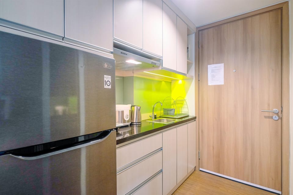 Apartment, Non Smoking, Kitchenette | Private kitchen | Fridge, stovetop, dishwasher, cookware/dishes/utensils