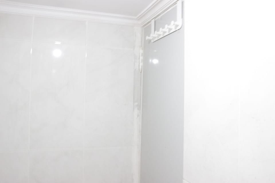 Apartment, Non Smoking, Kitchenette | Bathroom | Shower, free toiletries, towels