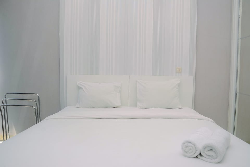 Apartment, Non Smoking, Kitchenette | 1 bedroom, iron/ironing board, free WiFi, bed sheets