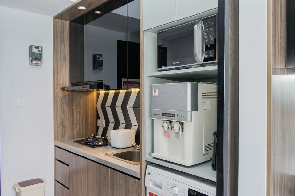 Apartment, Non Smoking, Kitchenette | Private kitchen | Fridge, microwave, stovetop, dishwasher
