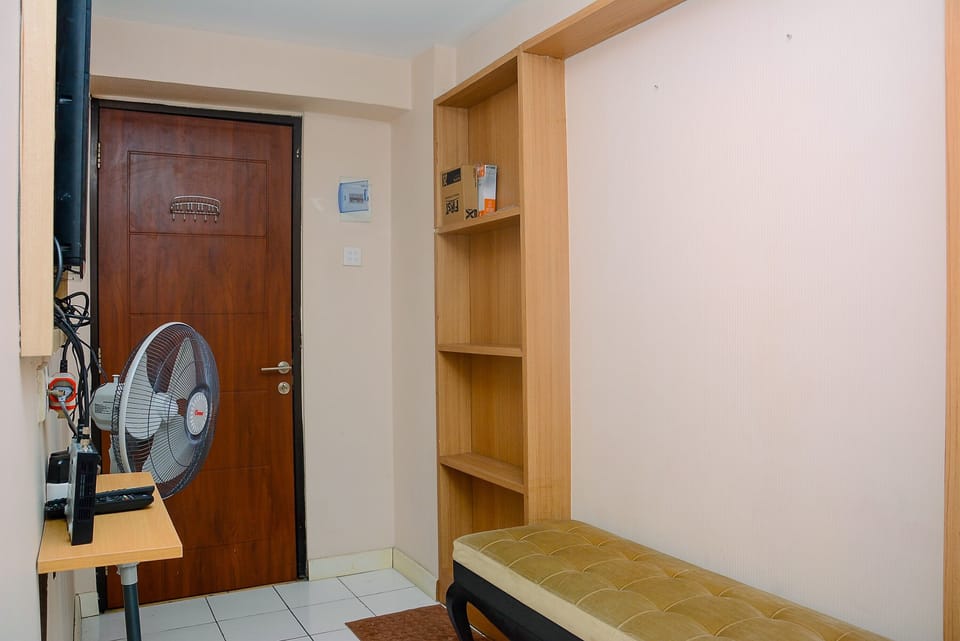 Apartment, Non Smoking, Kitchenette | Living area | TV