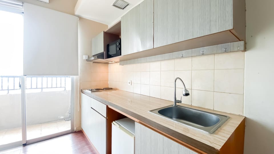 Apartment, Non Smoking, Kitchenette | Private kitchen | Fridge, microwave, stovetop, electric kettle
