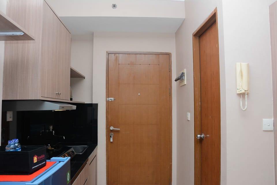 Apartment, Non Smoking, Kitchenette | Private kitchen | Fridge, stovetop, electric kettle, cookware/dishes/utensils