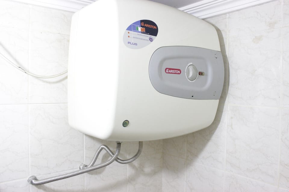 Apartment, Non Smoking, Kitchenette | Bathroom | Shower, free toiletries, towels