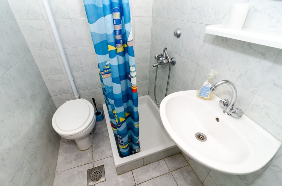 Triple Room (Triple Room) | Bathroom | Shower