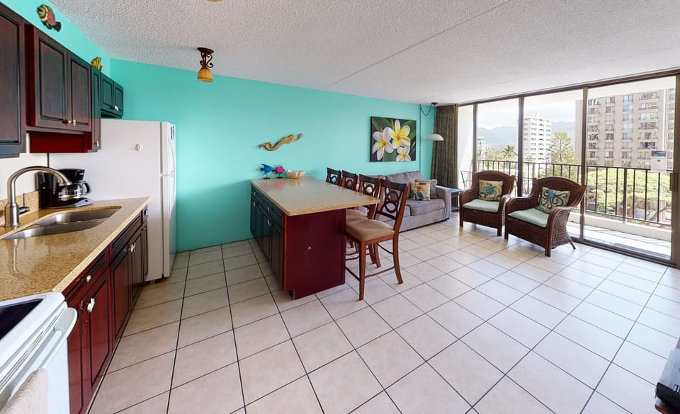 Condo, 1 Bedroom | Private kitchen | Fridge, oven, coffee/tea maker, toaster