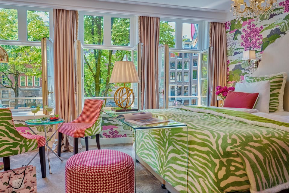 Deluxe Double or Twin Room, Canal View | Hypo-allergenic bedding, minibar, in-room safe, desk
