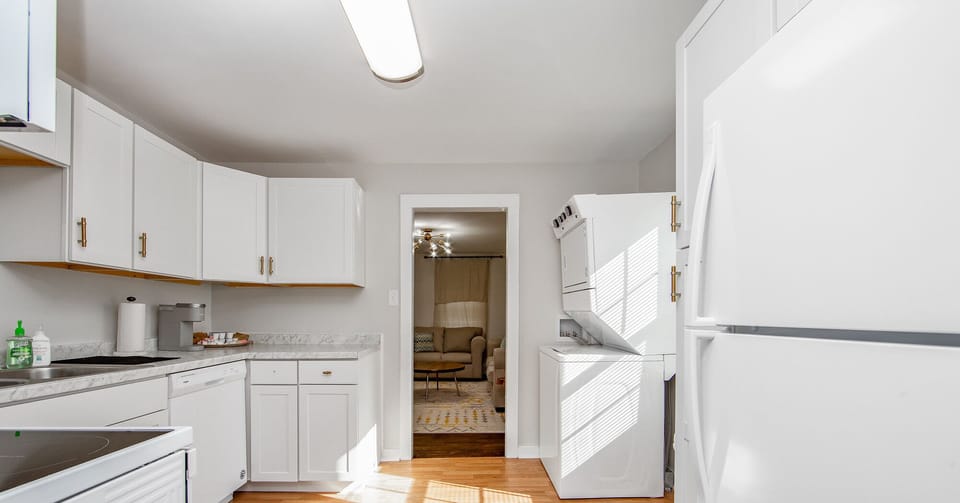 House, 2 Bedrooms, Kitchen | Private kitchen | Microwave, dishwasher, coffee/tea maker, cookware/dishes/utensils
