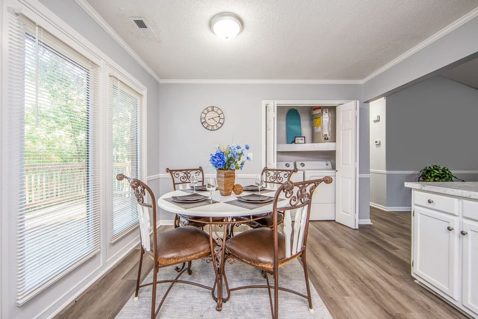 Apartment, 2 Bedrooms, Terrace | In-room dining