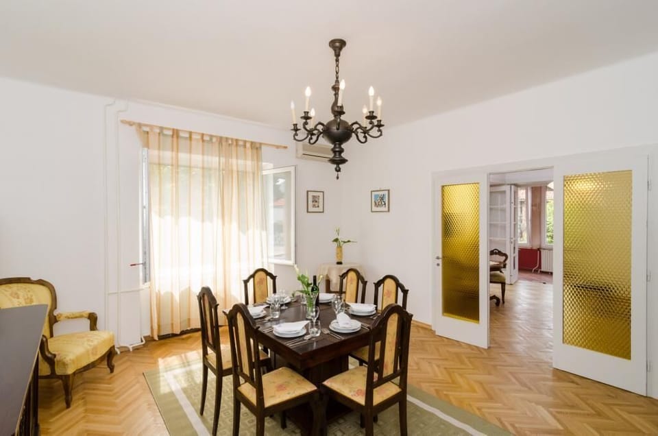 House (Duplex Three Bedroom Apartment) | Living room | Flat-screen TV