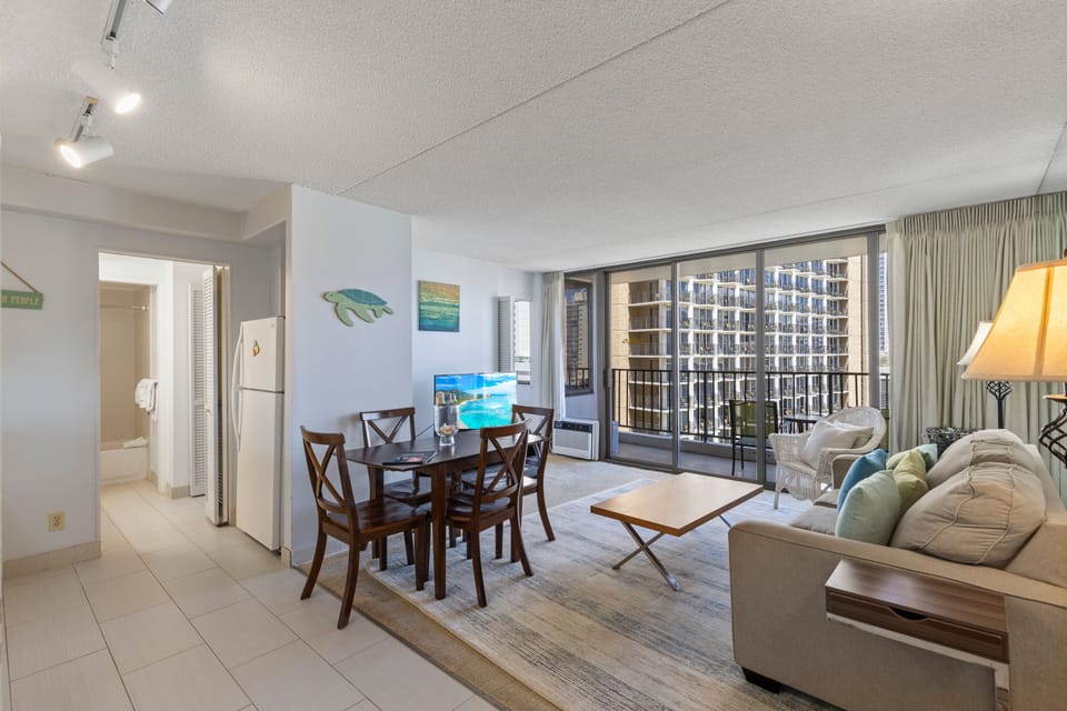 Condo, 1 Bedroom | Dining