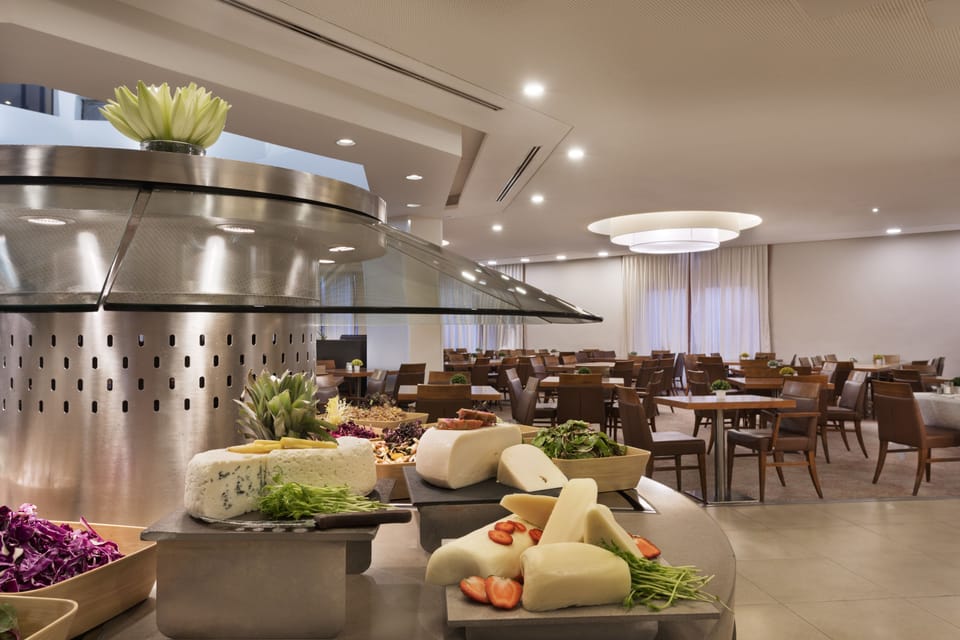 Daily buffet breakfast for a fee