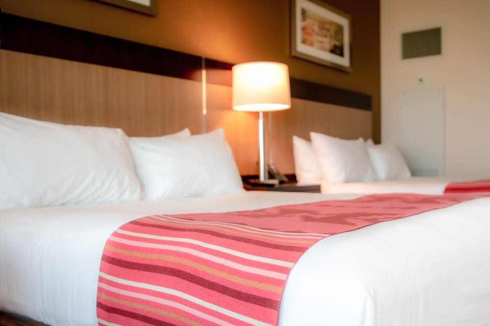 Egyptian cotton sheets, premium bedding, pillowtop beds, in-room safe
