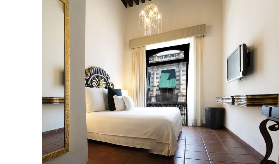 Standard Room | Premium bedding, down comforters, in-room safe, soundproofing