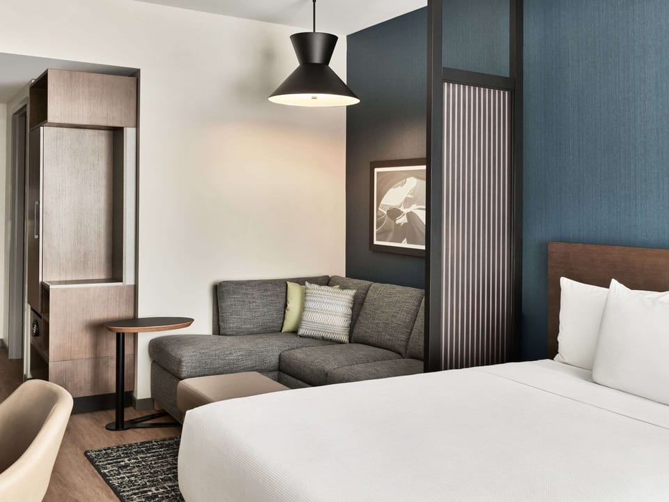 In-room safe, desk, iron/ironing board, free WiFi