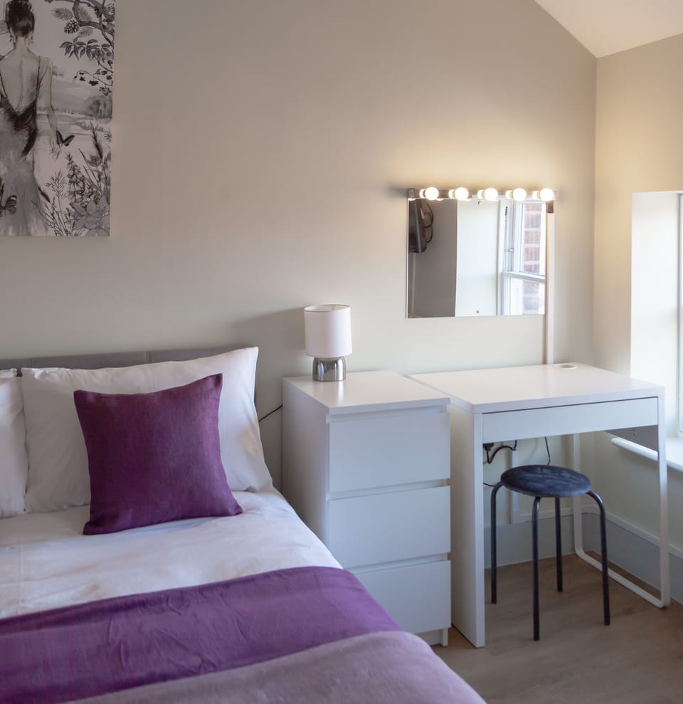 City Studio | Living area | Flat-screen TV