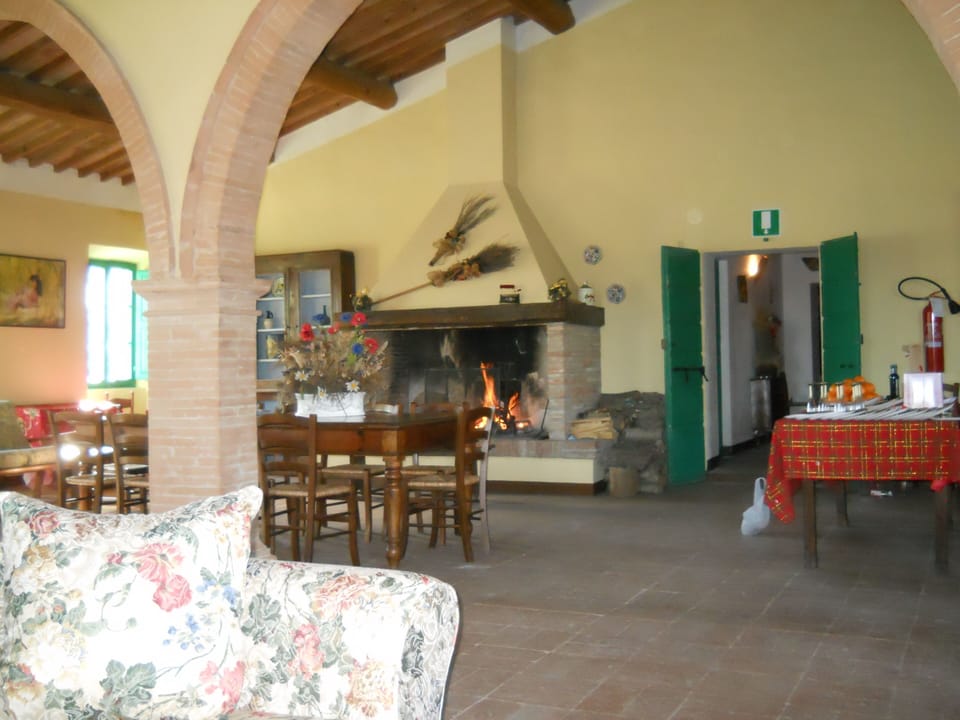 Villa, 5 Bedrooms | Living area | TV