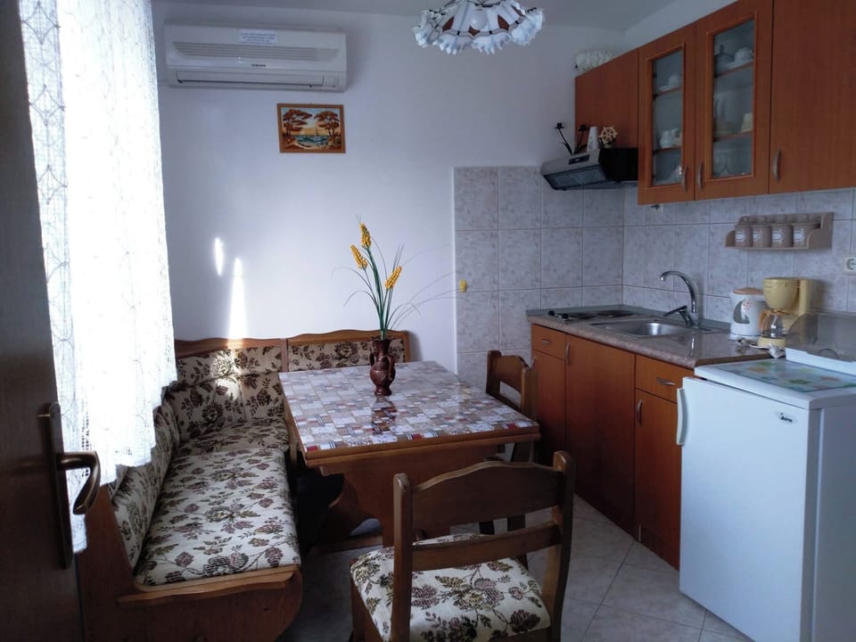 Apartment, 1 Bedroom, Smoking, Balcony | Interior